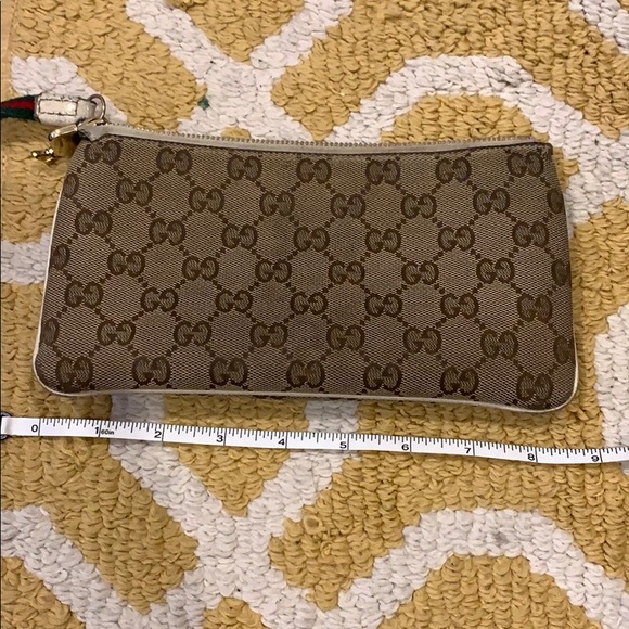 Vintage Gucci wristlet 😍 - Picture 7 of 7
